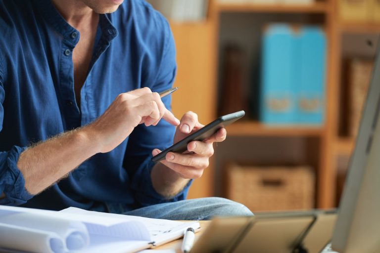 Email Marketing Vs Sms Marketing – What’s Best For Your Business?